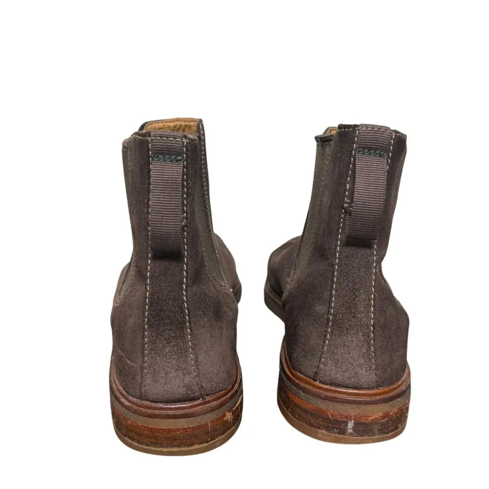 Clarks Chelsea Boot Mens 8 Clarkdale Gobi Dark Brown Suede Ankle Pull On EUC
